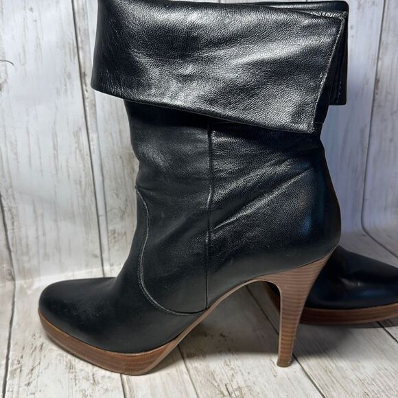 Bakers Black Ankle Booties Heeled Boots Leather Rolled Cuff size 10M - Picture 4 of 9